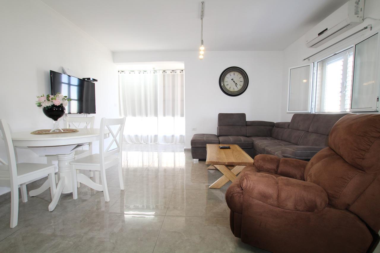 Arendaizrail Apartments - Khana Szenes Street 29 Bat Yam Eksteriør bilde